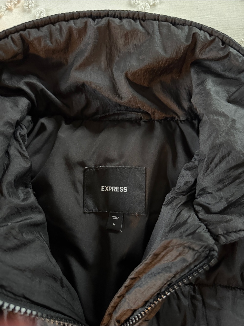 Express Black Lighweight Quilted Puffer Jacket Size Medium NWOT - Picture 3 of 11